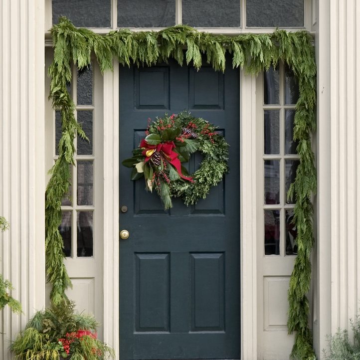 How to Hang Christmas Garland with a Tension Rod | Taste of Home