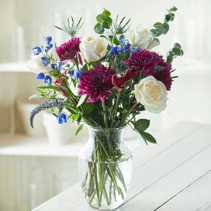 Urban Stems Flowers in Glass Vase , Urban Stems Flower Delivery Service