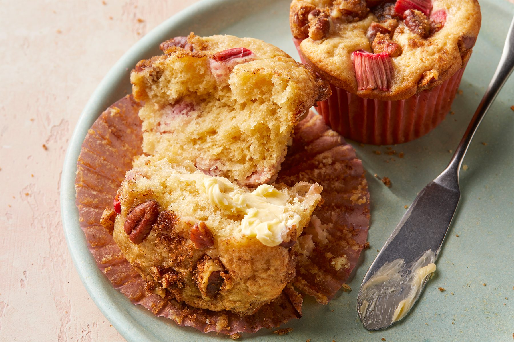 Rhubarb Streusel Muffins Bake24 17491 Dr 03 28 3b