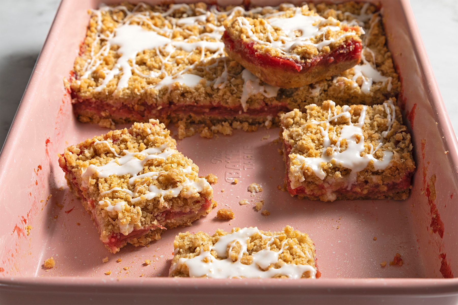 Strawberry Rhubarb Bars Ft24 53755 St 0411 10