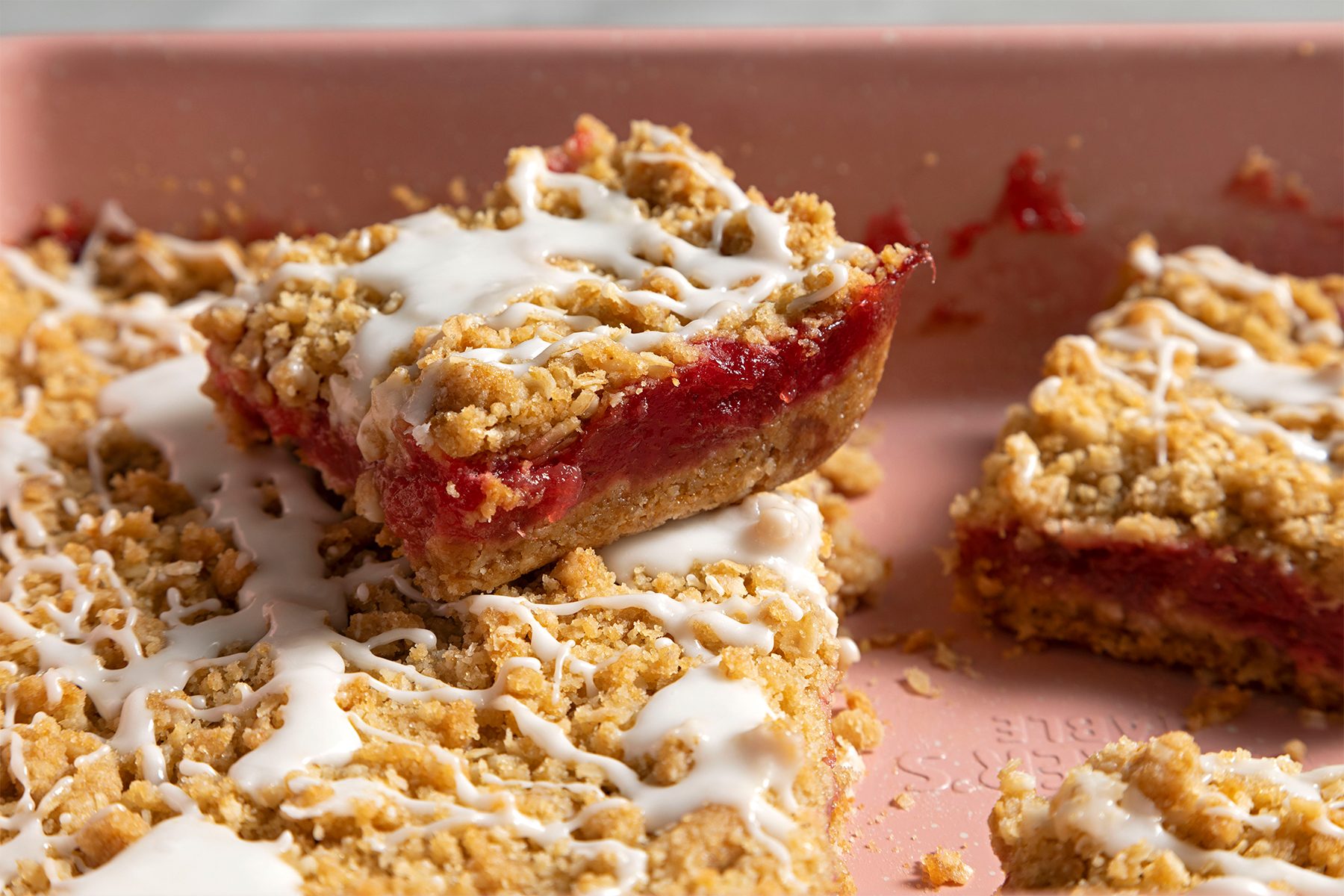 Strawberry Rhubarb Bars Ft24 53755 St 0411 11