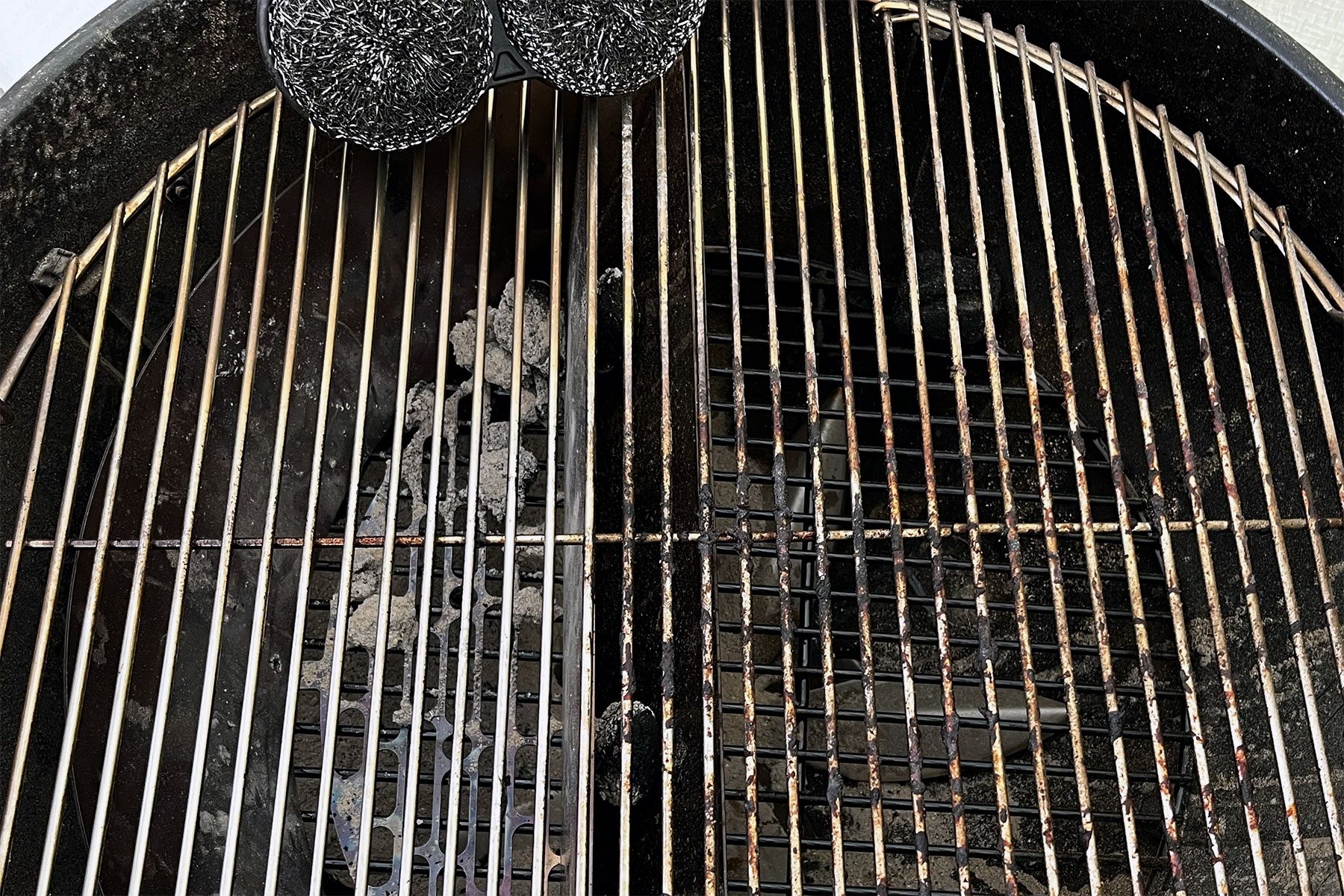Before And After of a Grill after using scrubber