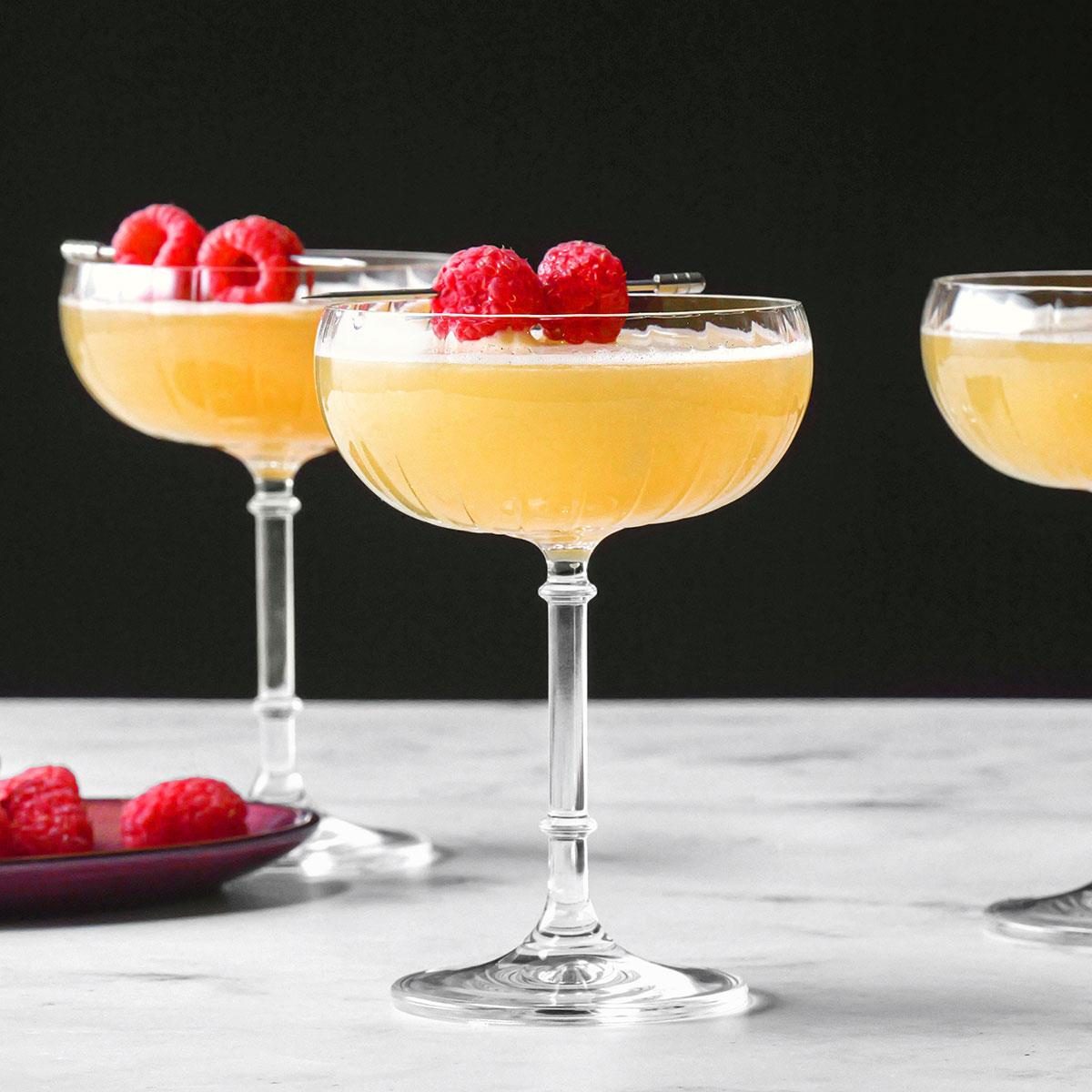 French Martini Recipe: How to Make It