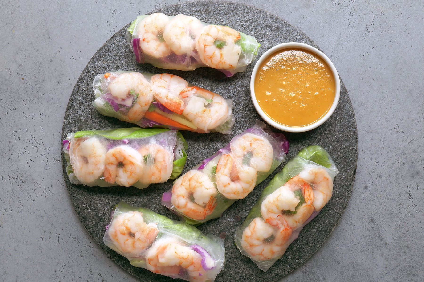 Shrimp Spring Rolls With Peanut Sauce Tohvp24 276711 Mf 06 12 1