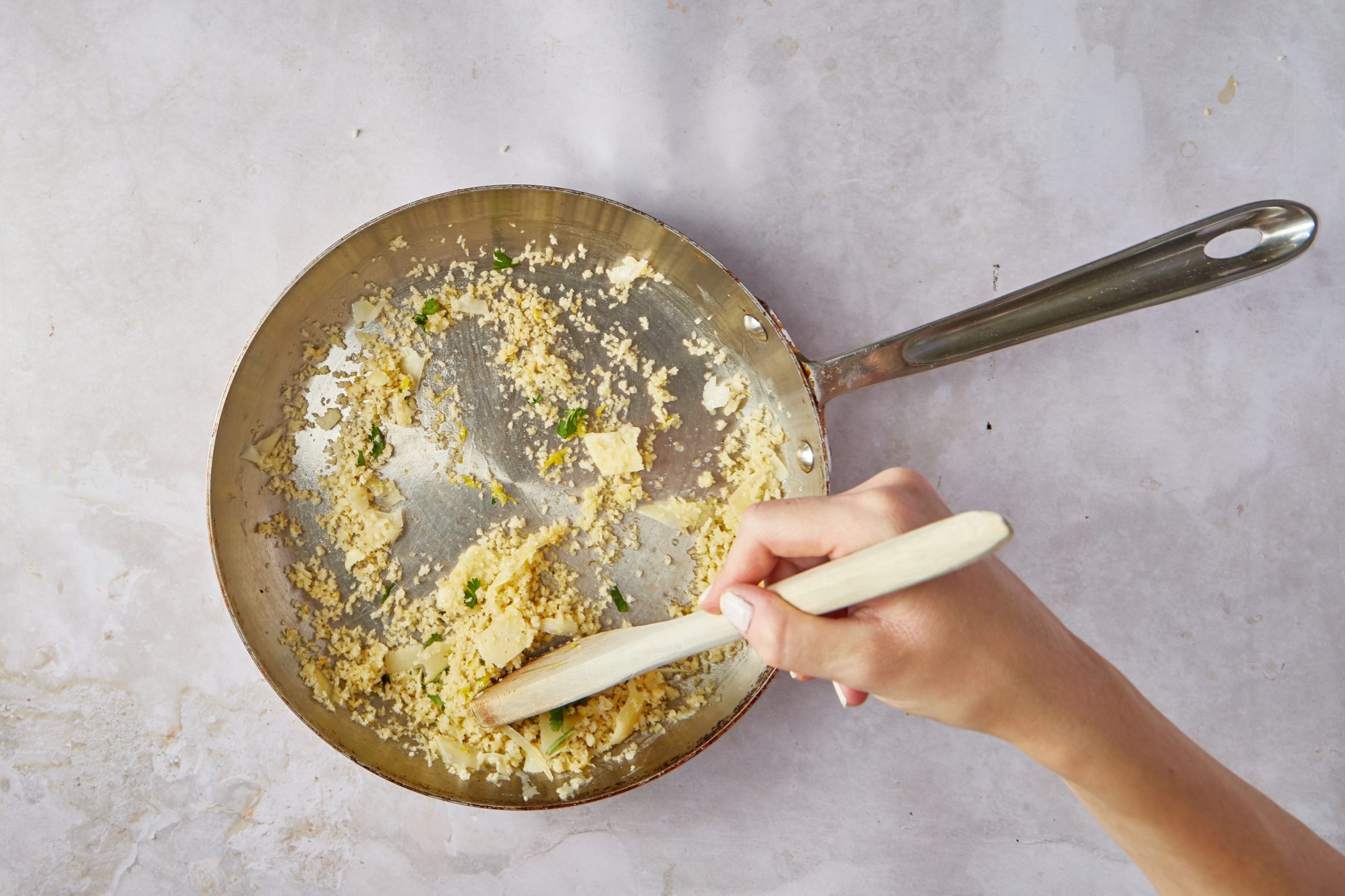 This Italian-style dish will give you that restaurant environment for those nights when you want something a little fancy. Shrimp is flavored with a light sauce made of garlic, lemon, oregano and white wine and then covered in a crust of panko bread crumbs mixed with Parmesan cheese.