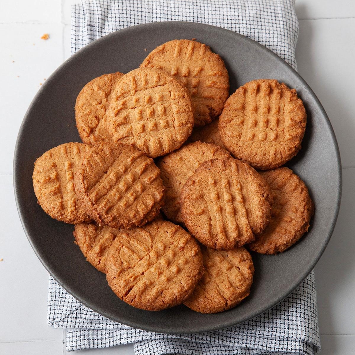 3 Ingredient Peanut Butter Cookies Exps Tohd24 2733 Sarahtramonte 5