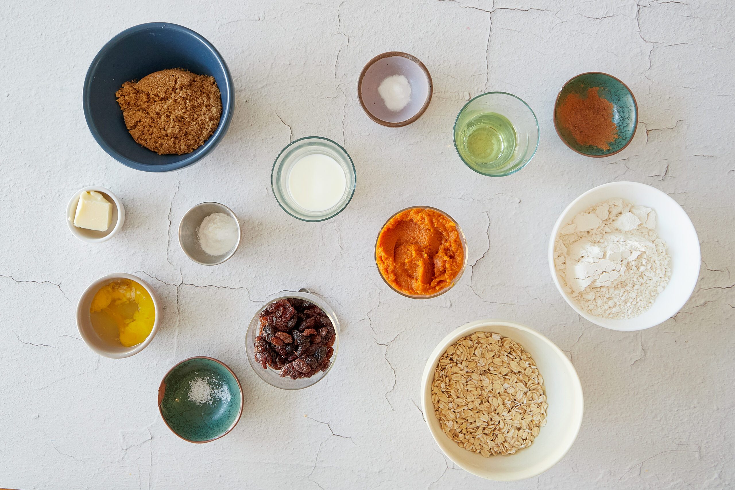 Ingredients for pumpkin oatmeal muffins