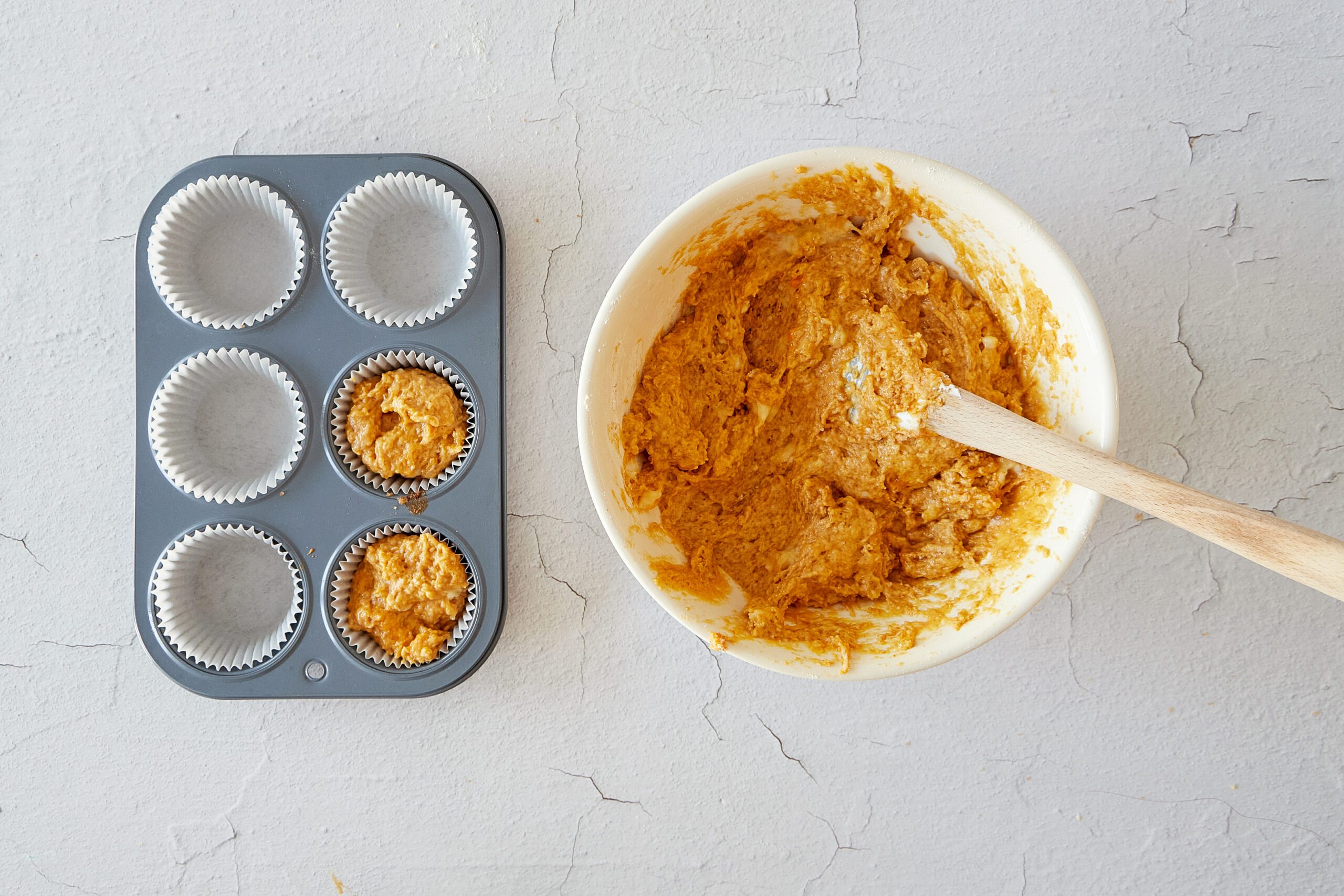 Bake the pumpkin banana muffins