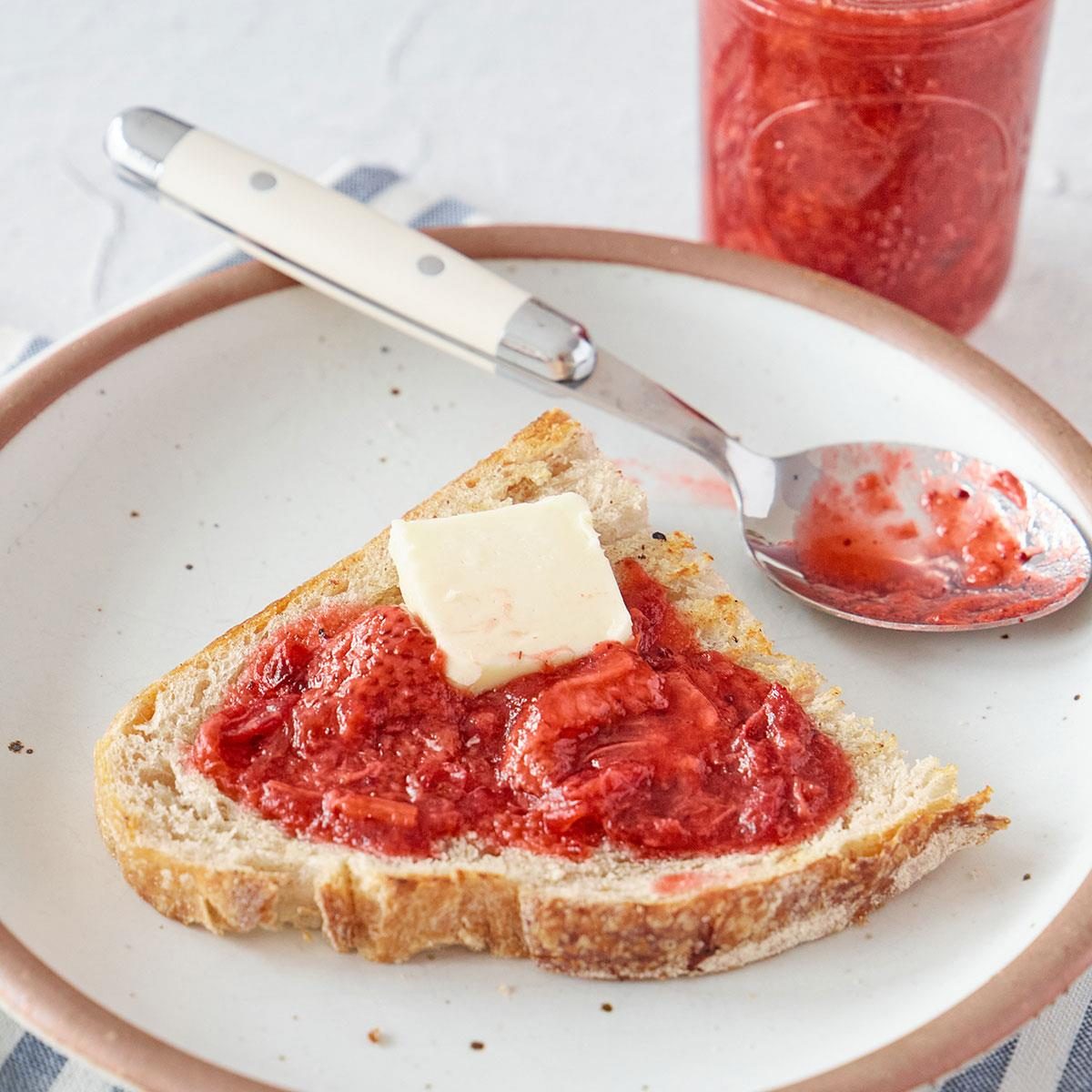 Flavorful Strawberry Rhubarb Jam Exps Tohd24 23534 Laurascherb 8