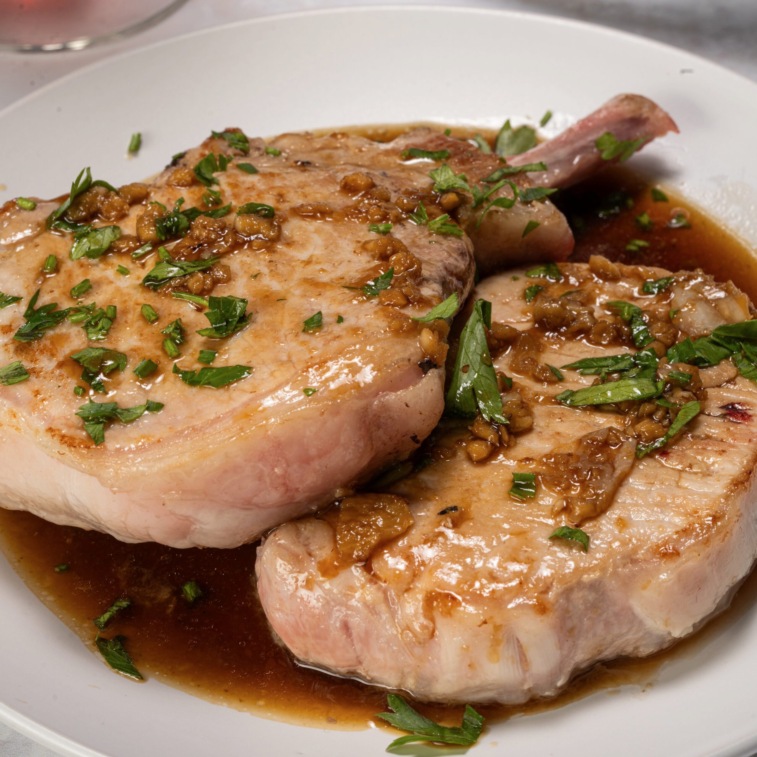 Close Up on the Honey Garlic Pork Chops _EXPS