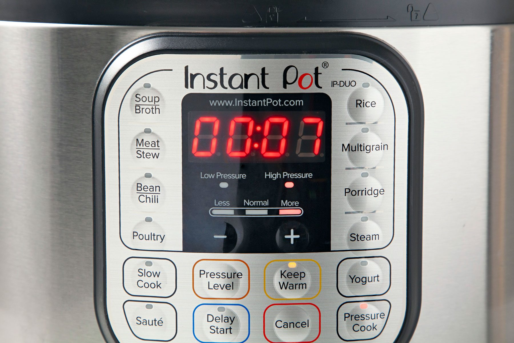 Pressure cooker timer set to 7 minutes.