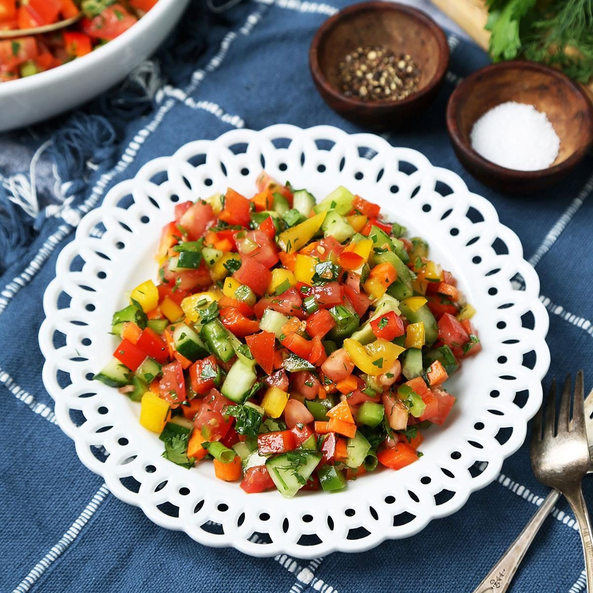 Israeli Pepper Tomato Salad Exps Tohd24 27403 Jonathanmelendez 8