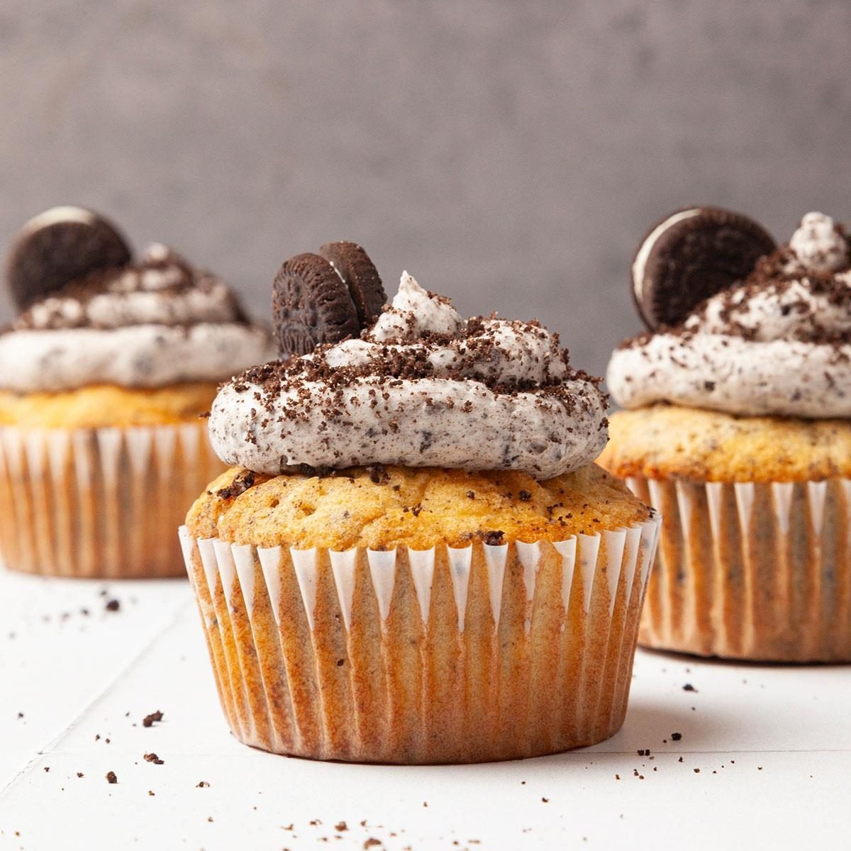 Oreo Cupcakes With Cookies And Cream Frosting Exps Tohd24 247265 Sarahtramonte 8