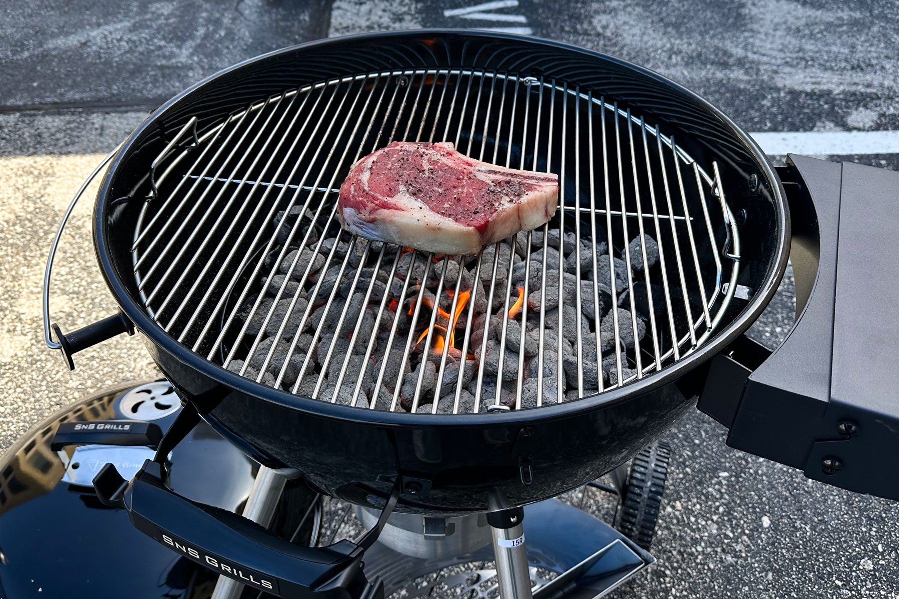 Sns Grill Slow n Sear Charcoal Kettle Grill 