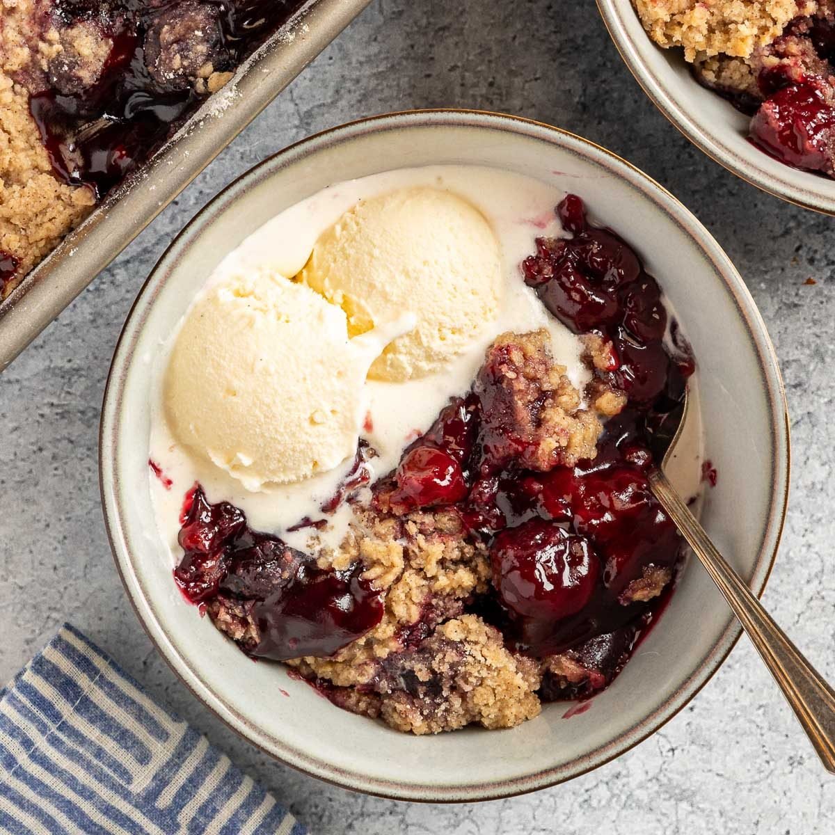 Cherry Crumble