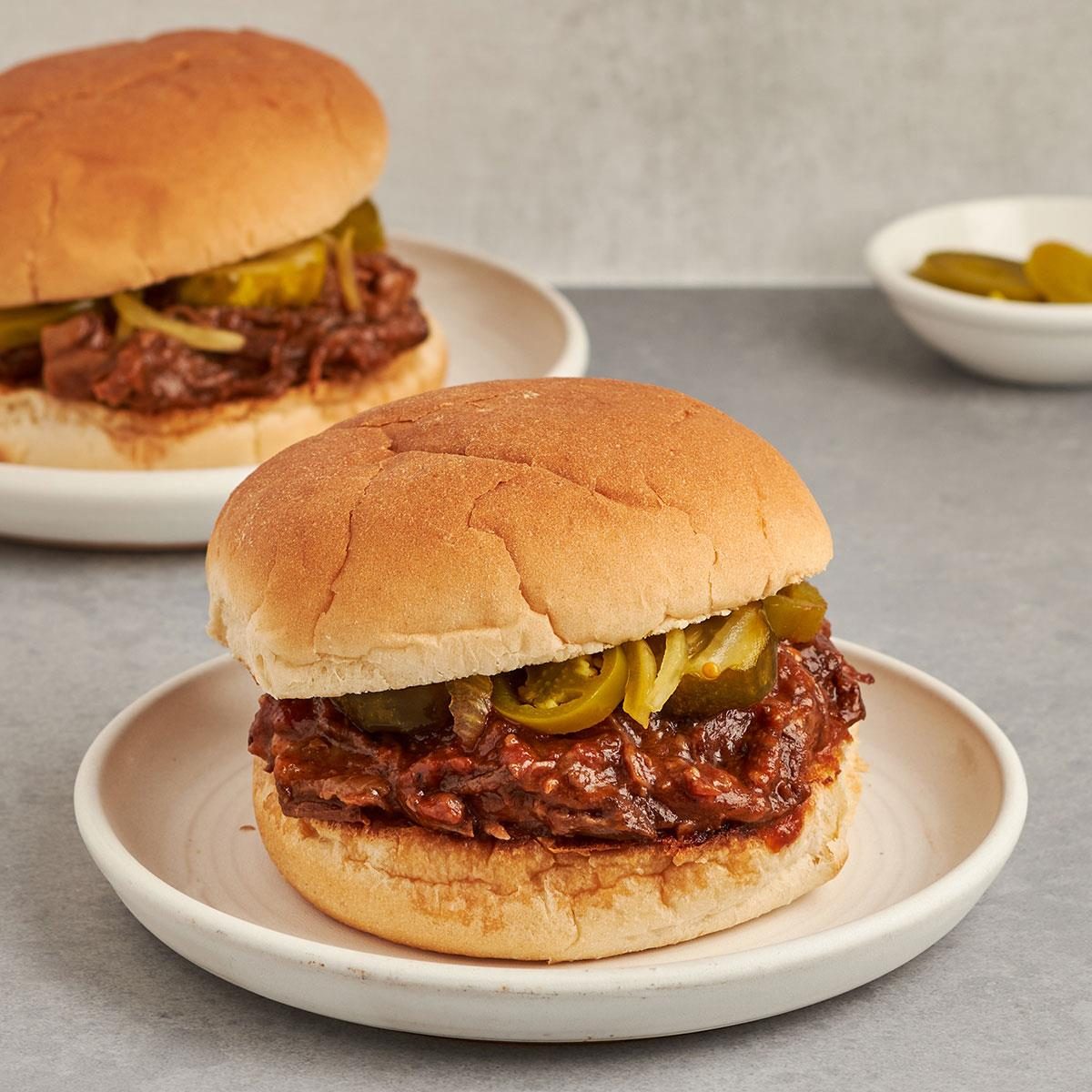 Slow Cooker Barbecued Beef Sandwiches Exps Tohd24 45257 Christinema 12